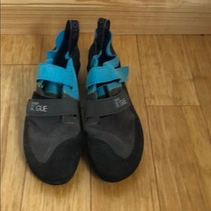 510 Rogue Climbing Shoes Worn Once Size 9.5